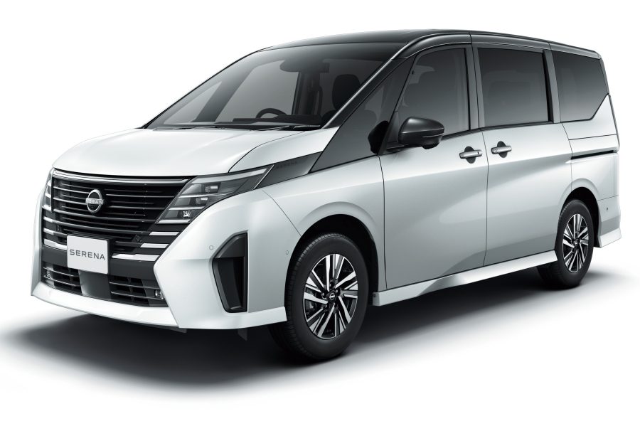 TOYOTA VOXY กับ NISSAN SERENA คุณจะเลือกคันไหน