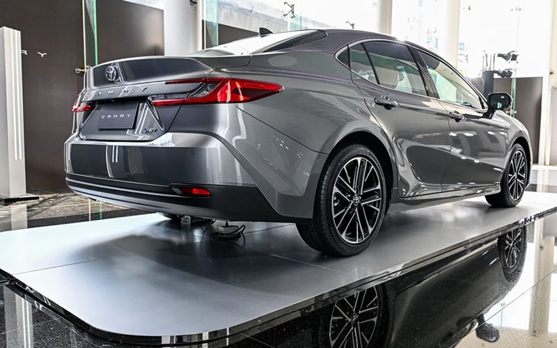 Toyota Camry 2025 ไฮบริดล้วน ราคาเริ่ม 1,455,000 บาท