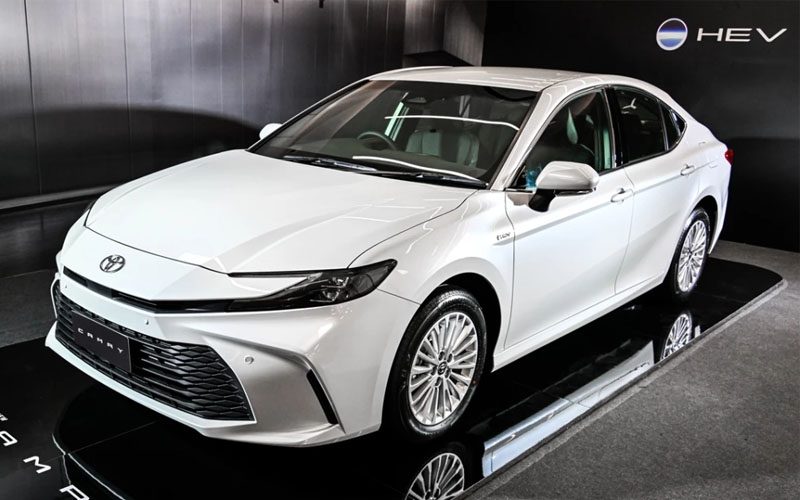 Toyota Camry 2025 ไฮบริดล้วน ราคาเริ่ม 1,455,000 บาท